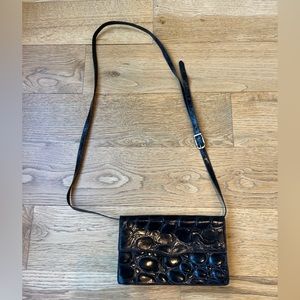Vintage JOAN & DAVID black calfskin crossbody purse.